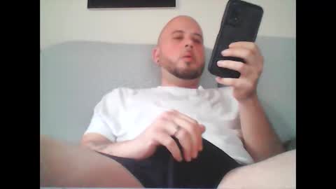 Snapshot of aleeexxxx4u chatting on 12/15/25, 09:24 aleeexxxx4u online show from 12/15/25, 09:24