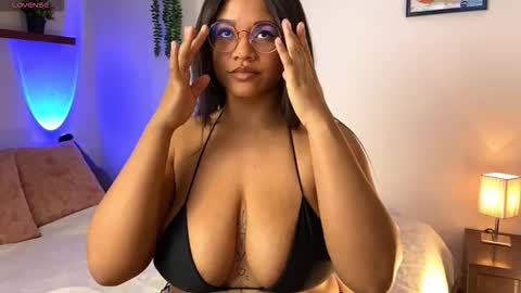 Aleia online show from 10/31/25, 12:22