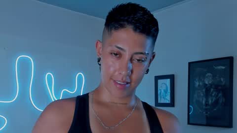 Alejandra online show from 11/11/25, 08:42