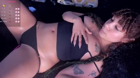 Snapshot of aleja1234lo chatting on 01/26/25, 02:24 aleja1234lo online show from 01/26/25, 02:24