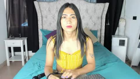 Alejandra online show from 06/18/26, 12:09