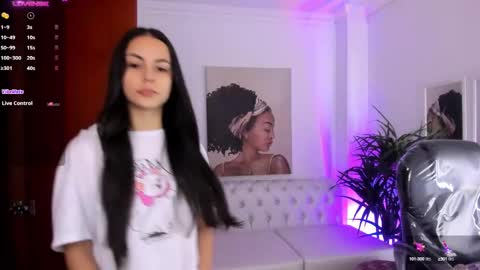 Alejandra online show from 01/30/25, 11:22