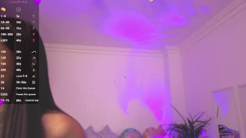 Alejandra online show from 06/18/26, 11:25