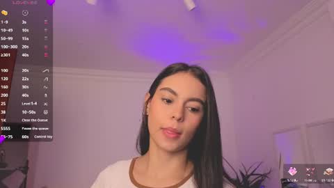 Alejandra online show from 06/19/26, 11:25