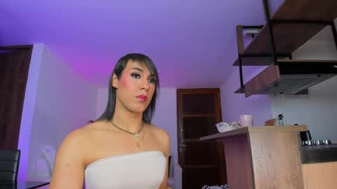 A L E J A N D R A online show from 01/08/25, 04:02