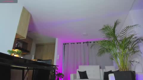 A L E J A N D R A online show from 10/04/25, 11:08