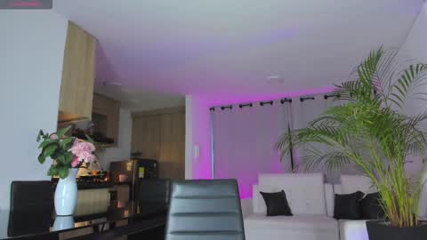 A L E J A N D R A online show from 10/19/25, 11:00