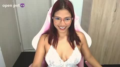 Snapshot of alejaharker chatting on 06/17/26, 10:21 Aleja Harker online show from 06/17/26, 10:21