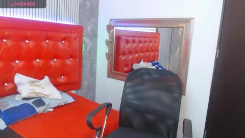   online show from 11/17/25, 01:33