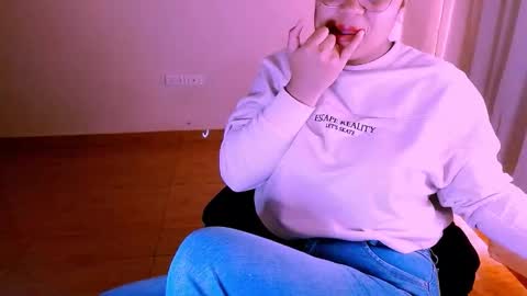 Alejandra  online show from 10/14/25, 06:52