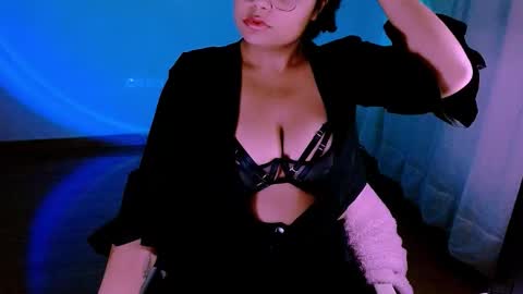 Alejandra  online show from 11/28/25, 01:41