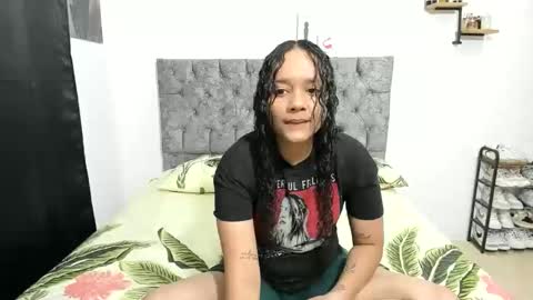 alejandra_evanss online show from 12/17/25, 03:01