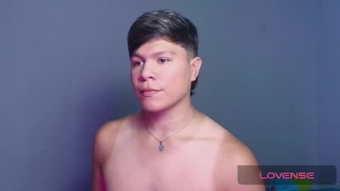 Snapshot of alejandro_vt chatting on 10/25/25, 06:02 Alejandro G online show from 10/25/25, 06:02