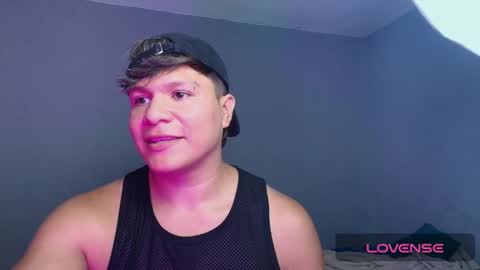 Snapshot of alejandro_vt chatting on 10/29/25, 02:36 Alejandro G online show from 10/29/25, 02:36