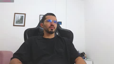 alejandroo_7 online show from 12/05/25, 06:37