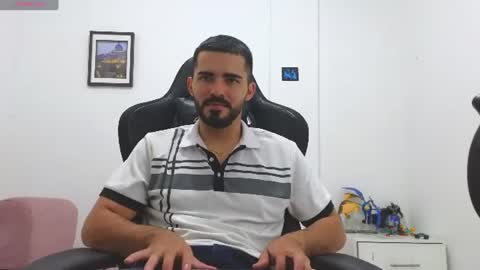 Snapshot of alejandroo_7 chatting on 06/11/26, 01:27 alejandroo_7 online show from 06/11/26, 01:27