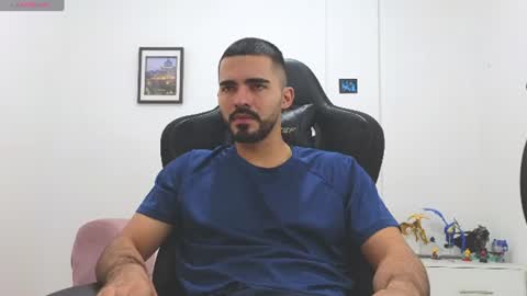 alejandroo_7 online show from 07/10/26, 05:37