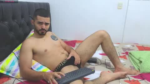 alejandroo_7 online show from 07/12/26, 11:51
