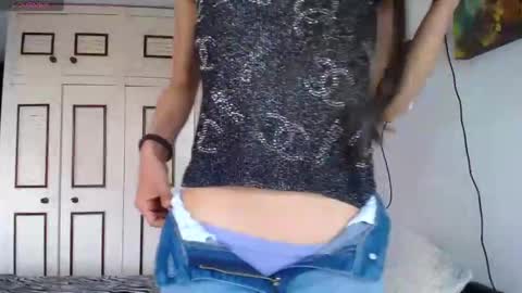 Snapshot of alejaxxxhot chatting on 11/22/25, 08:19 alejaxxxhot online show from 11/22/25, 08:19