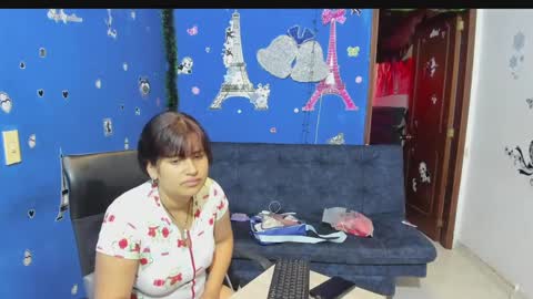 Snapshot of alejita_smithh chatting on 02/11/25, 12:58 zoe and Kataleya online show from 02/11/25, 12:58