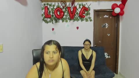 Snapshot of alejita_smithh chatting on 02/21/25, 01:00 zoe and Kataleya online show from 02/21/25, 01:00