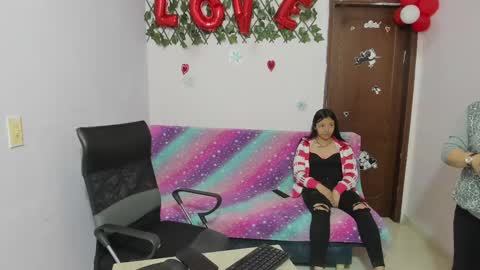 Snapshot of alejita_smithh chatting on 03/10/25, 12:26 zoe and Kataleya online show from 03/10/25, 12:26