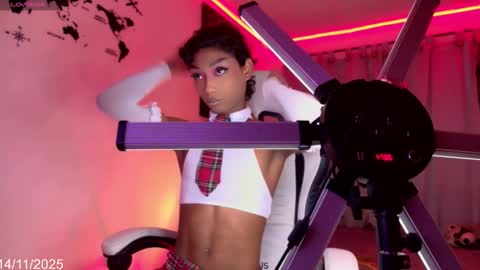 Snapshot of alejo_cute chatting on 11/16/25, 10:59 alejo_cute online show from 11/16/25, 10:59