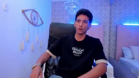 alejo_exotic online show from 04/25/26, 01:36