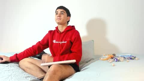 Snapshot of alejo_gray1 chatting on 10/22/25, 05:02 alejo_gray1 online show from 10/22/25, 05:02
