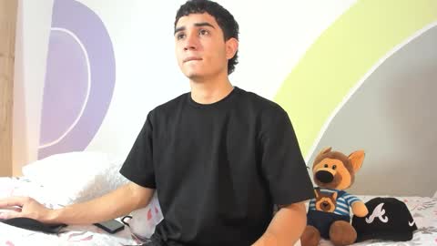 alejo_gray1 online show from 10/24/25, 06:48