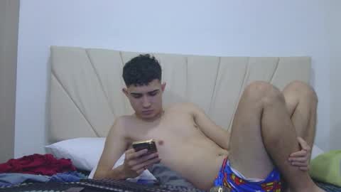 alejo_gray1 online show from 12/16/25, 02:38