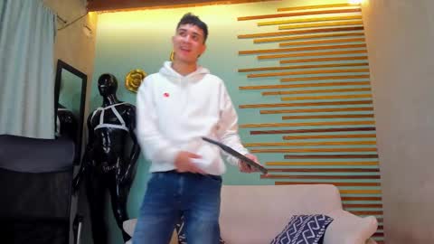 alejo_gray1 online show from 12/22/25, 01:30