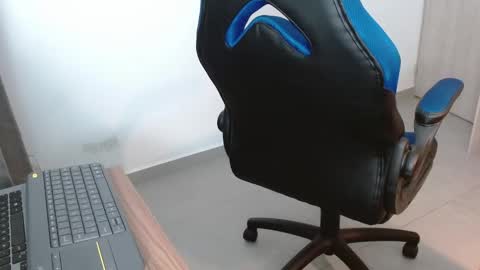 David online show from 10/28/25, 01:09