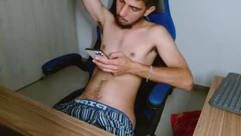 Snapshot of alejo_hot23 chatting on 02/11/26, 02:05 David online show from 02/11/26, 02:05