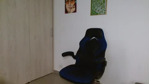 Snapshot of alejo_hot23 chatting on 02/17/26, 11:55 David online show from 02/17/26, 11:55