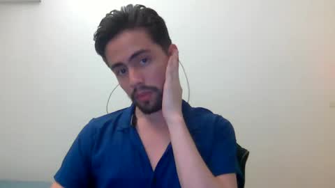 Snapshot of alejo_shy chatting on 01/19/25, 03:39 alejo_shy online show from 01/19/25, 03:39