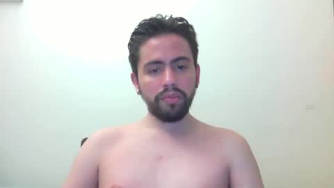Snapshot of alejo_shy chatting on 10/27/25, 02:15 alejo_shy online show from 10/27/25, 02:15
