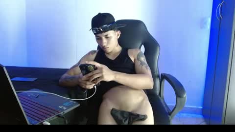 Snapshot of alejo_urd chatting on 04/14/26, 06:52 alejo online show from 04/14/26, 06:52