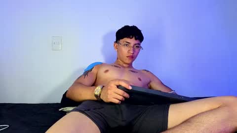Snapshot of alejo_urd chatting on 05/24/26, 03:44 alejo online show from 05/24/26, 03:44