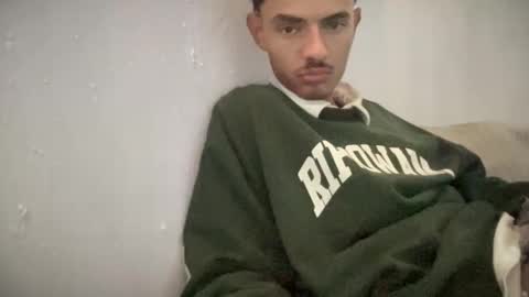 alejoochoa2222 online show from 11/25/25, 01:27