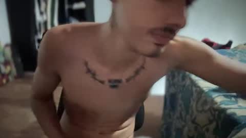 alejoochoa2222 online show from 11/26/25, 02:34