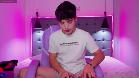 ALejoo Saenz online show from 12/15/25, 10:03