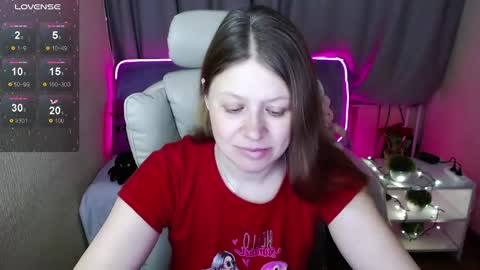Snapshot of alekasamui chatting on 02/11/25, 03:50 Aleksa online show from 02/11/25, 03:50