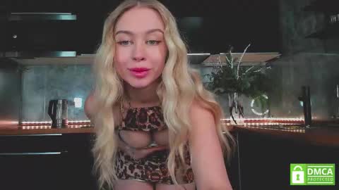 Snapshot of aleksa_cutie chatting on 01/11/26, 10:31 Next stream - 2 dec - online show from 01/11/26, 10:31