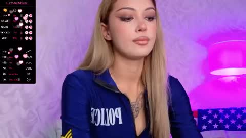Snapshot of aleksacandy chatting on 06/25/26, 05:28 aleksacandy online show from 06/25/26, 05:28