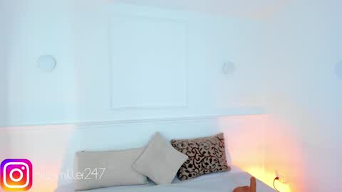 Snapshot of aleksandra_miller chatting on 03/10/25, 12:26 Aleksandra online show from 03/10/25, 12:26