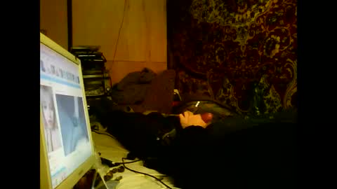 Snapshot of alekss4 chatting on 12/25/24, 08:40 alekss4 online show from 12/25/24, 08:40