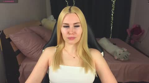 Snapshot of alena_hot_sex chatting on 02/26/25, 02:25 Alena online show from 02/26/25, 02:25