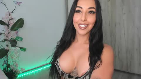 Snapshot of alenakeys chatting on 06/07/26, 07:56 AlenaKeys online show from 06/07/26, 07:56