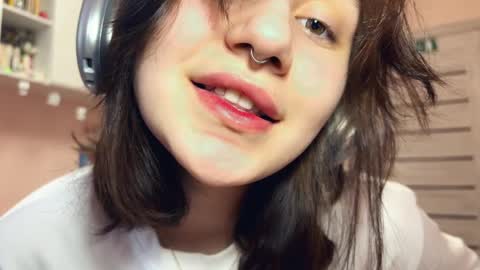 Snapshot of alenebroussard chatting on 04/02/26, 03:31 Nora online show from 04/02/26, 03:31